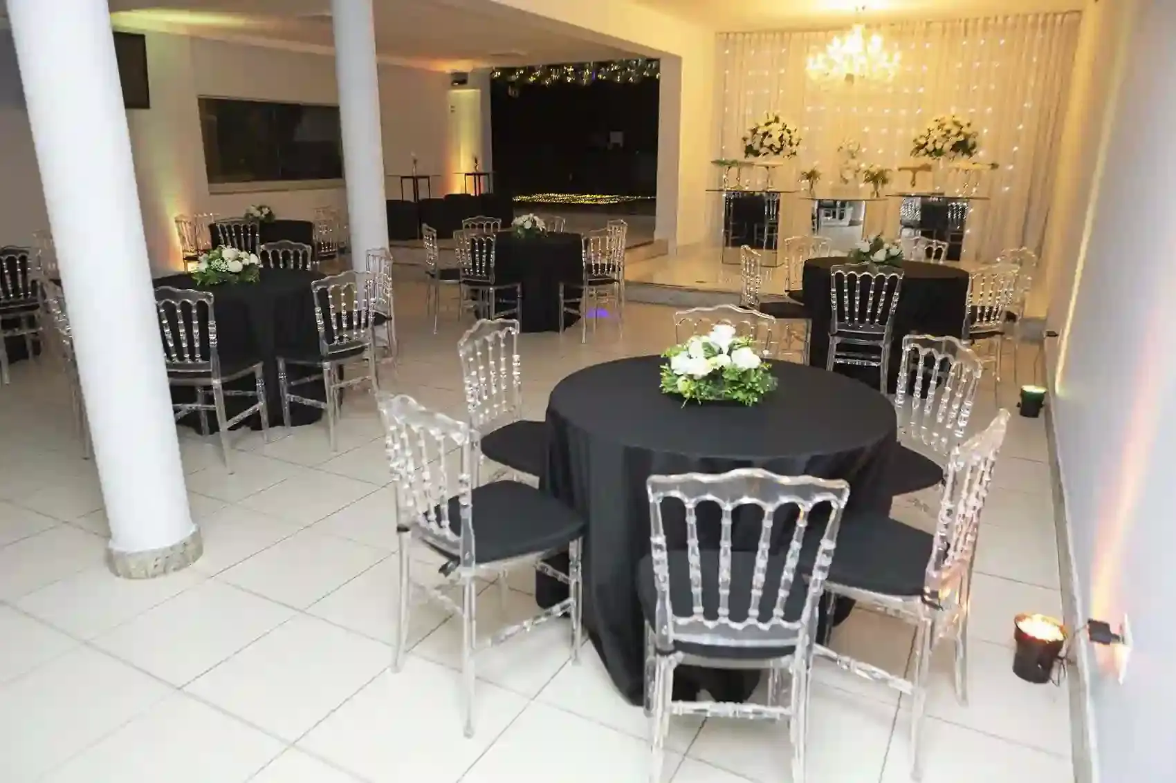 Salão preparado para uma festa de aniversário